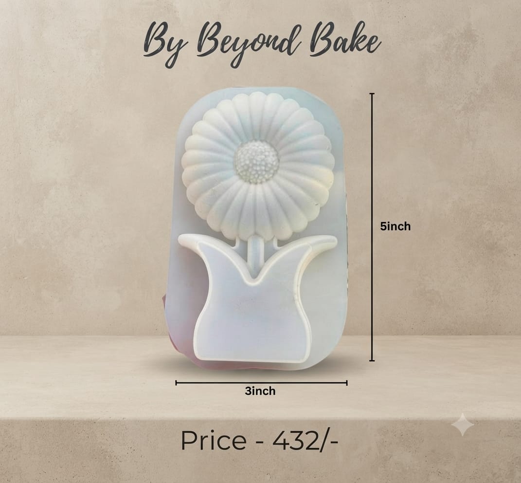 Beyond Bake Daisy Flower in Vase 3D Silicone Candle Mould (5 in x 3 in)