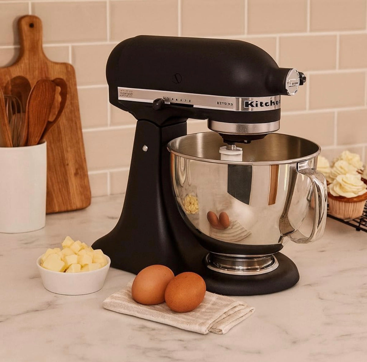 KitchenAid Artisan Series 4.8L Tilt-Head Stand Mixer (300W, Onyx Black - 5KSM150PSDOB)